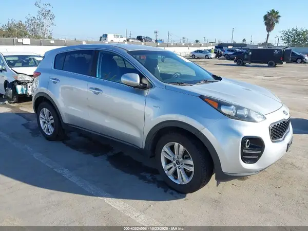 KNDPMCAC6J7443212 2018 KIA SPORTAGE - Image 1