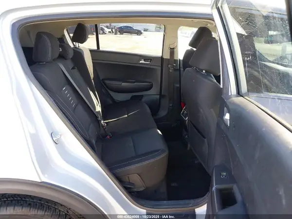KNDPMCAC6J7443212 2018 KIA SPORTAGE - Image 8