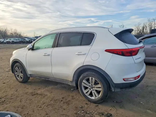 KNDPMCAC6J7446370 2018 KIA SPORTAGE - Image 2