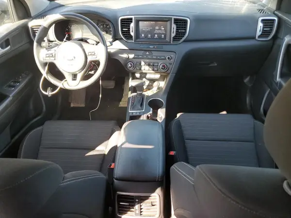 KNDPMCAC6J7446790 2018 KIA SPORTAGE - Image 8