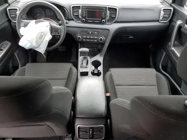 KNDPMCAC6J7447633 2018 KIA SPORTAGE - Image 8