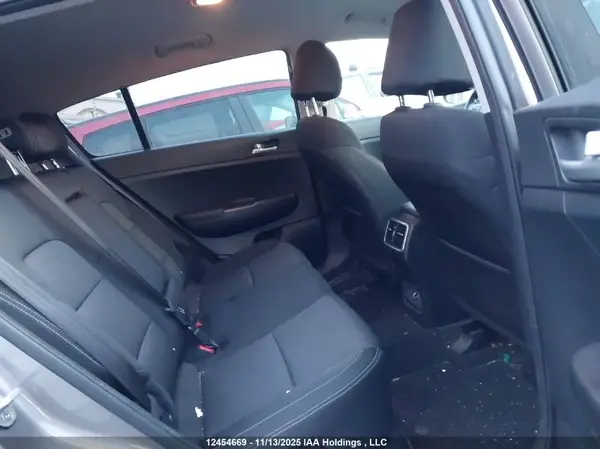 KNDPMCAC6J7451830 2018 KIA SPORTAGE - Image 8