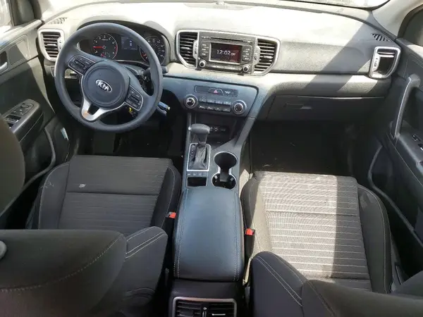 KNDPMCAC6J7461600 2018 KIA SPORTAGE - Image 8