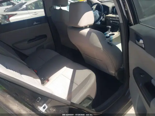 KNDPMCAC6J7462438 2018 KIA SPORTAGE - Image 8