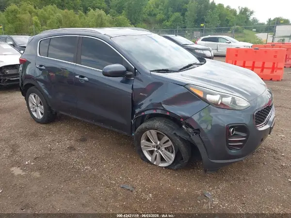 KNDPMCAC6J7472757 2018 KIA SPORTAGE - Image 1