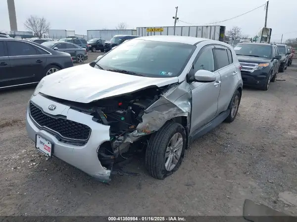 KNDPMCAC6J7485654 2018 KIA SPORTAGE - Image 2