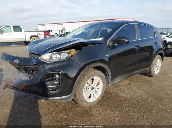 KNDPMCAC6J7486156 2018 KIA SPORTAGE - Image 2