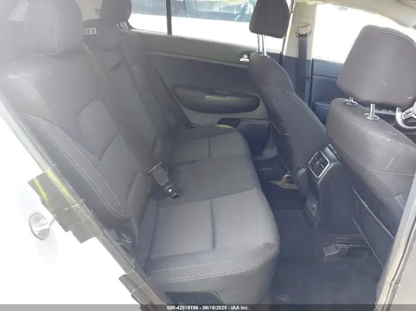 KNDPMCAC6K7517200 2019 KIA SPORTAGE - Image 8