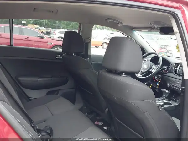 KNDPMCAC6K7553064 2019 KIA SPORTAGE - Image 8