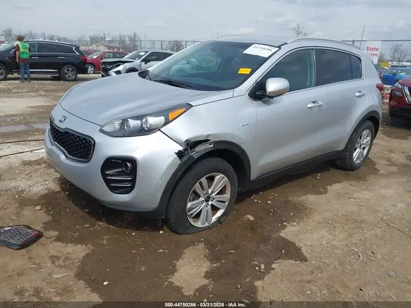 KNDPMCAC6K7555719 2019 KIA SPORTAGE - Image 2