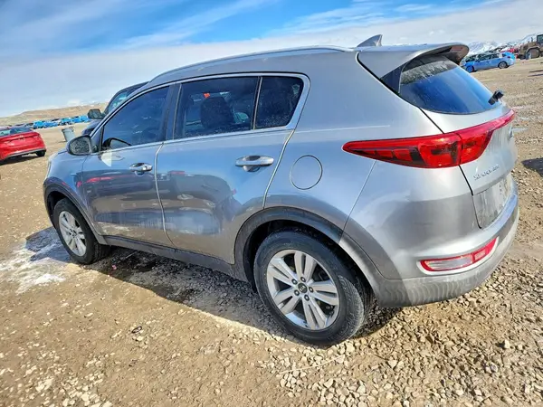 KNDPMCAC6K7566929 2019 KIA SPORTAGE - Image 2