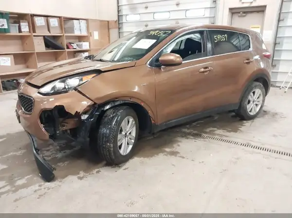KNDPMCAC6K7568549 2019 KIA SPORTAGE - Image 2