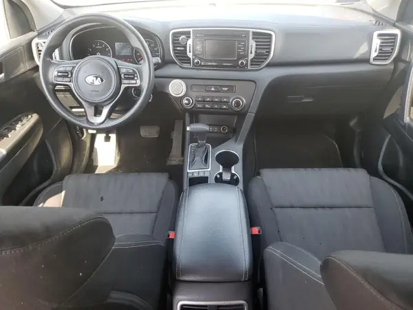 KNDPMCAC6K7575226 2019 KIA SPORTAGE - Image 8