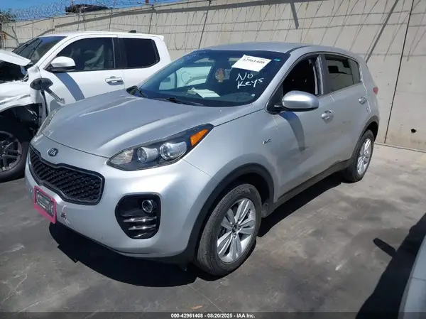 KNDPMCAC6K7586355 2019 KIA SPORTAGE - Image 2