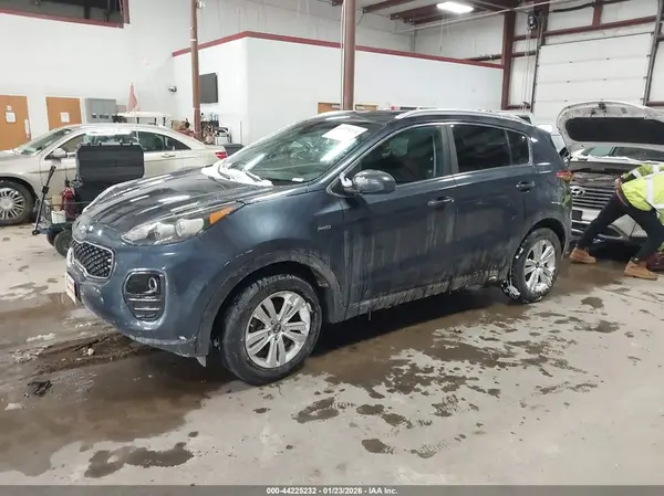 KNDPMCAC6K7597405 2019 KIA SPORTAGE - Image 2