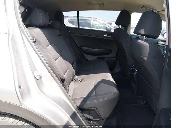 KNDPMCAC6K7599848 2019 KIA SPORTAGE - Image 8