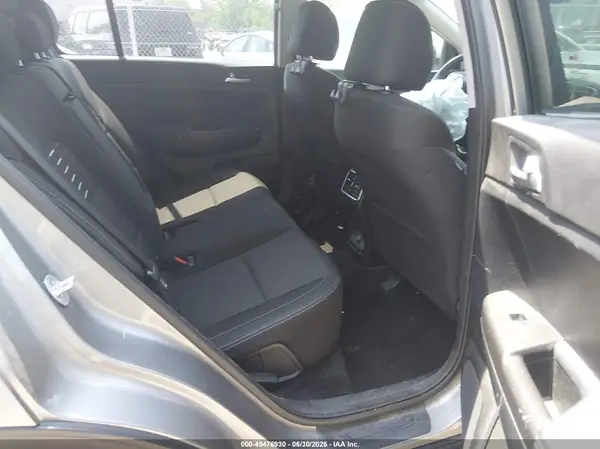 KNDPMCAC6K7607253 2019 KIA SPORTAGE - Image 8