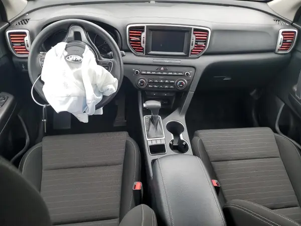 KNDPMCAC6K7607429 2019 KIA SPORTAGE - Image 8