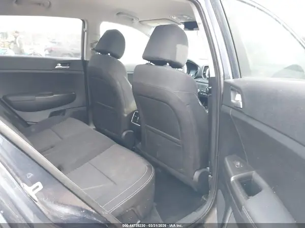 KNDPMCAC6K7614879 2019 KIA SPORTAGE - Image 8