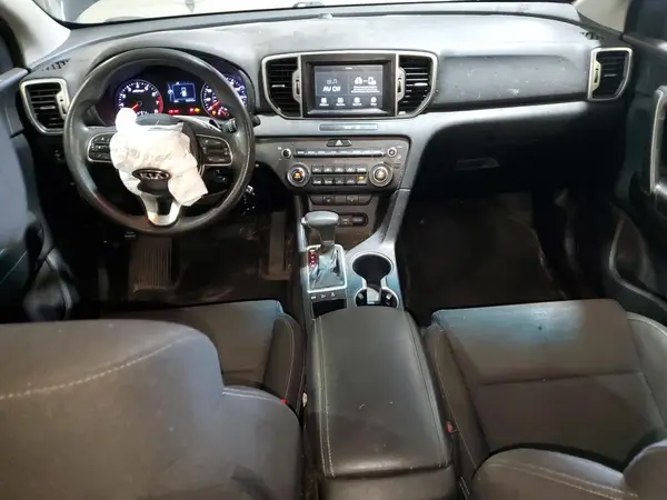 KNDPMCAC6K7623792 2019 KIA SPORTAGE - Image 8