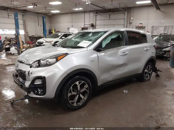 KNDPMCAC6L7809818 2020 KIA SPORTAGE - Image 2