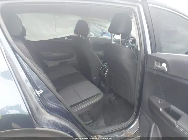 KNDPMCAC6N7000631 2022 KIA SPORTAGE - Image 8