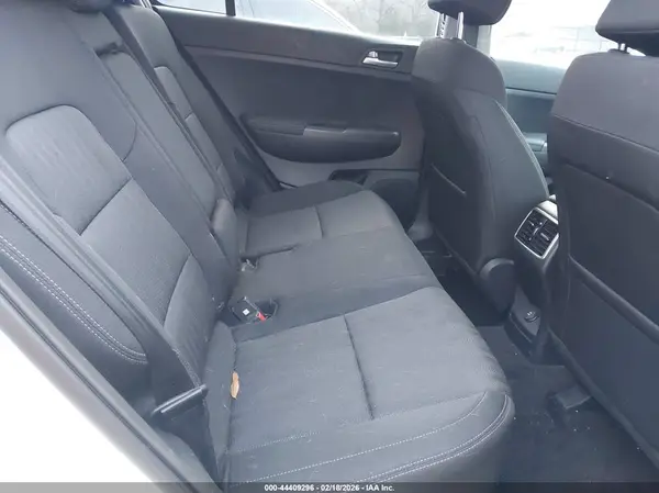 KNDPMCAC6N7000709 2022 KIA SPORTAGE - Image 8