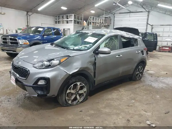 KNDPMCAC6N7013962 2022 KIA SPORTAGE - Image 2