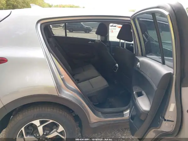 KNDPMCAC6N7966218 2022 KIA SPORTAGE - Image 8