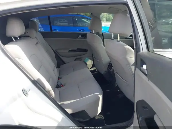 KNDPMCAC7H7034971 2017 KIA SPORTAGE - Image 8