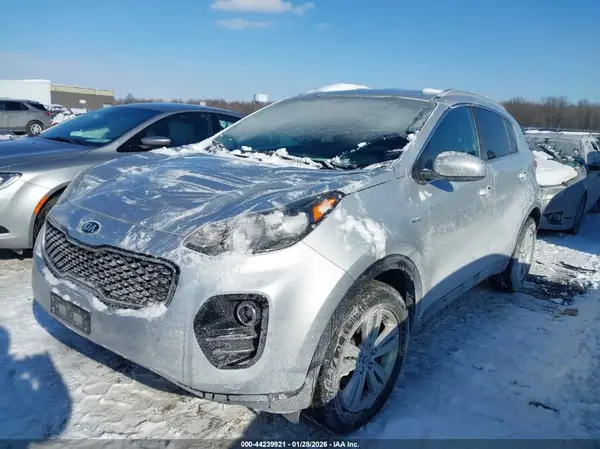 KNDPMCAC7H7035621 2017 KIA SPORTAGE - Image 2