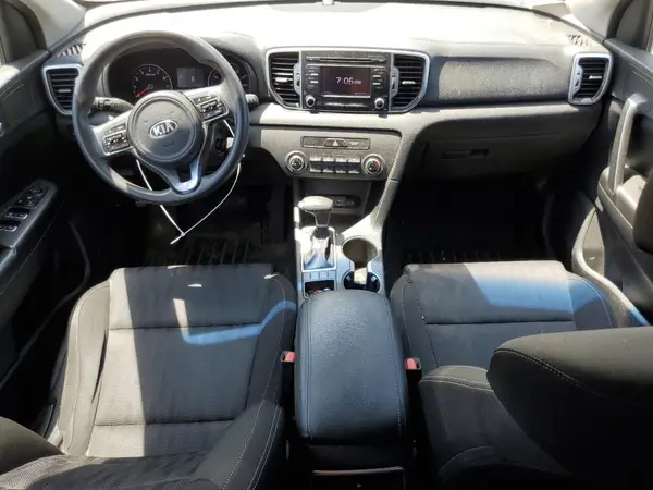 KNDPMCAC7H7036882 2017 KIA SPORTAGE - Image 8
