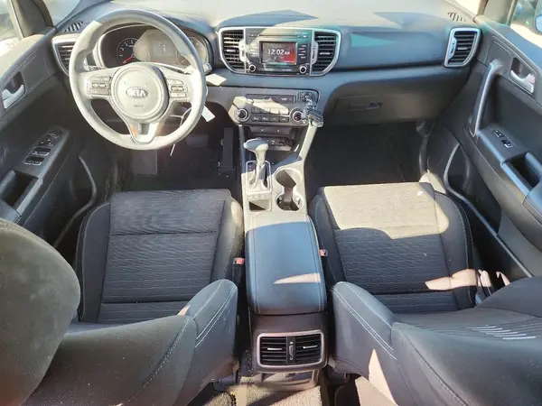 KNDPMCAC7H7051866 2017 KIA SPORTAGE - Image 8