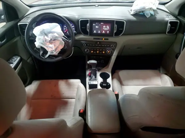 KNDPMCAC7H7053682 2017 KIA SPORTAGE - Image 8