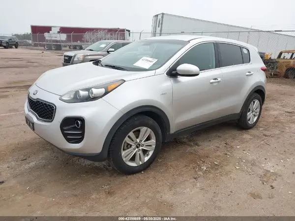 KNDPMCAC7H7055707 2017 KIA SPORTAGE - Image 2