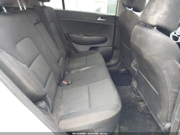 KNDPMCAC7H7055707 2017 KIA SPORTAGE - Image 8
