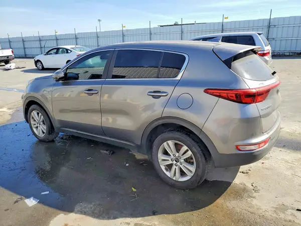 KNDPMCAC7H7063919 2017 KIA SPORTAGE - Image 2