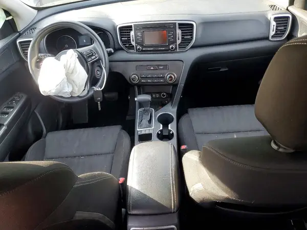 KNDPMCAC7H7082406 2017 KIA SPORTAGE - Image 8