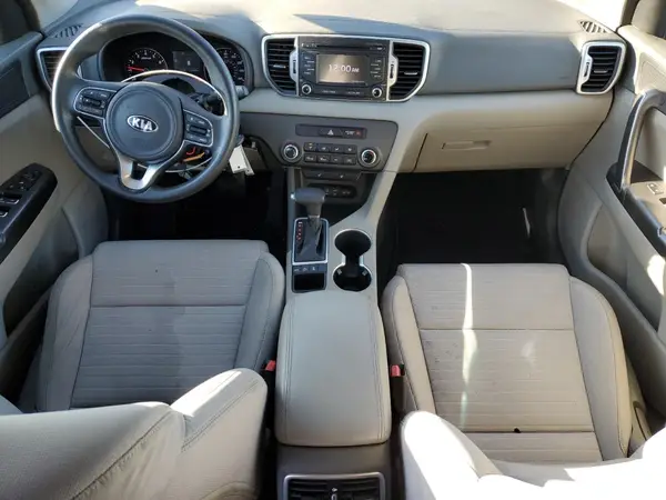 KNDPMCAC7H7085550 2017 KIA SPORTAGE - Image 8