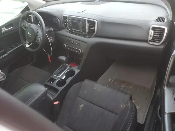 KNDPMCAC7H7088240 2017 KIA SPORTAGE - Image 8