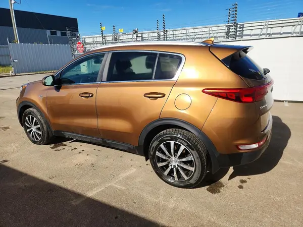KNDPMCAC7H7088366 2017 KIA SPORTAGE - Image 2