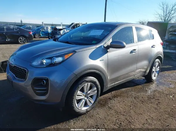 KNDPMCAC7H7093812 2017 KIA SPORTAGE - Image 2