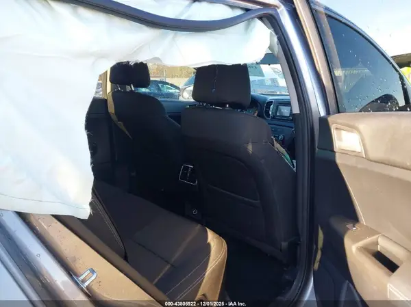 KNDPMCAC7H7093812 2017 KIA SPORTAGE - Image 8