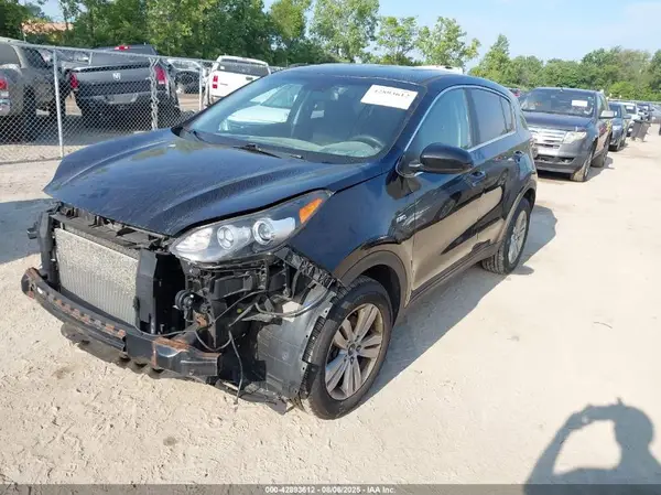 KNDPMCAC7H7113833 2017 KIA SPORTAGE - Image 2