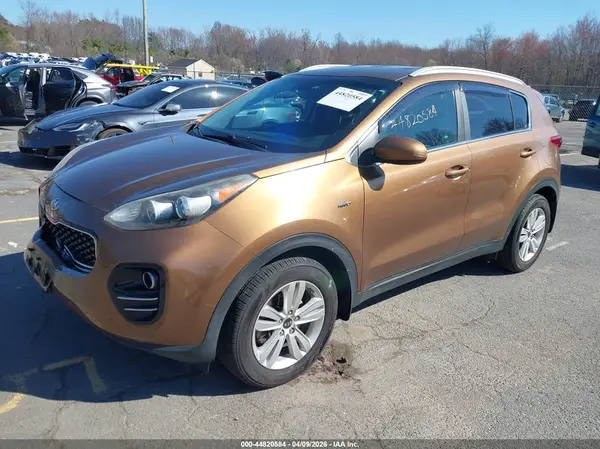 KNDPMCAC7H7115548 2017 KIA SPORTAGE - Image 2