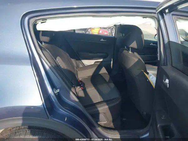 KNDPMCAC7H7120006 2017 KIA SPORTAGE - Image 8