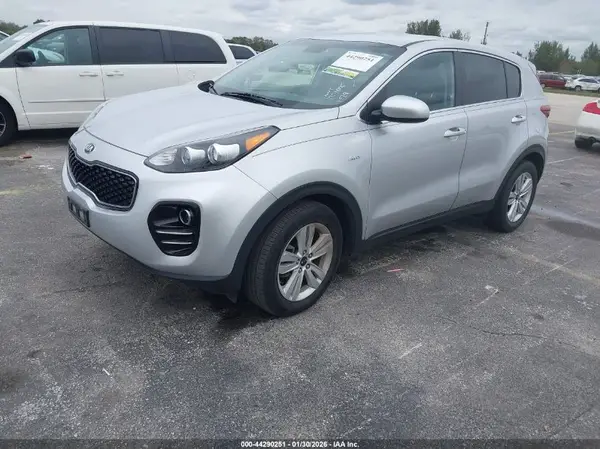 KNDPMCAC7H7123908 2017 KIA SPORTAGE - Image 2
