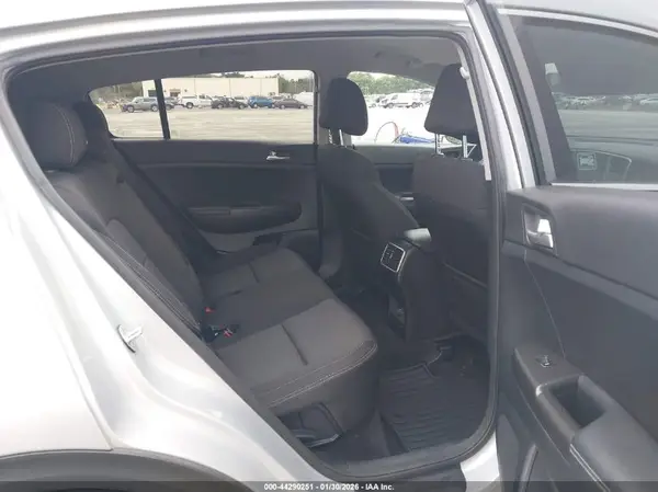 KNDPMCAC7H7123908 2017 KIA SPORTAGE - Image 8