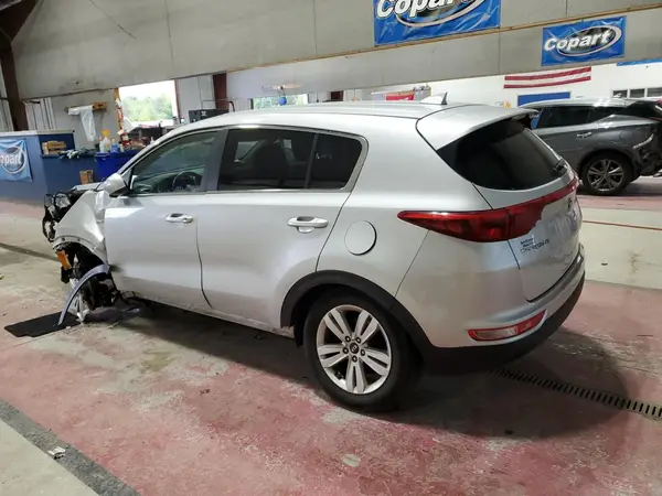 KNDPMCAC7H7126811 2017 KIA SPORTAGE - Image 2