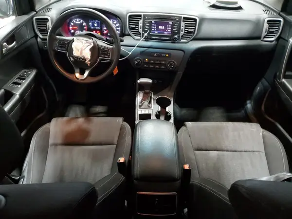 KNDPMCAC7H7126811 2017 KIA SPORTAGE - Image 8